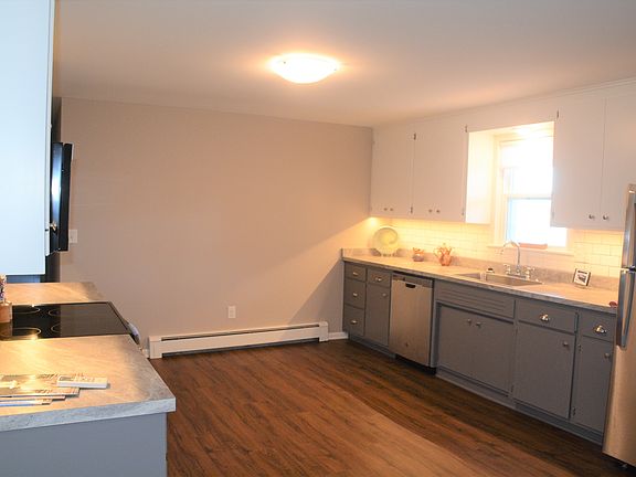 5th image of 32 E Lake St Unit 8