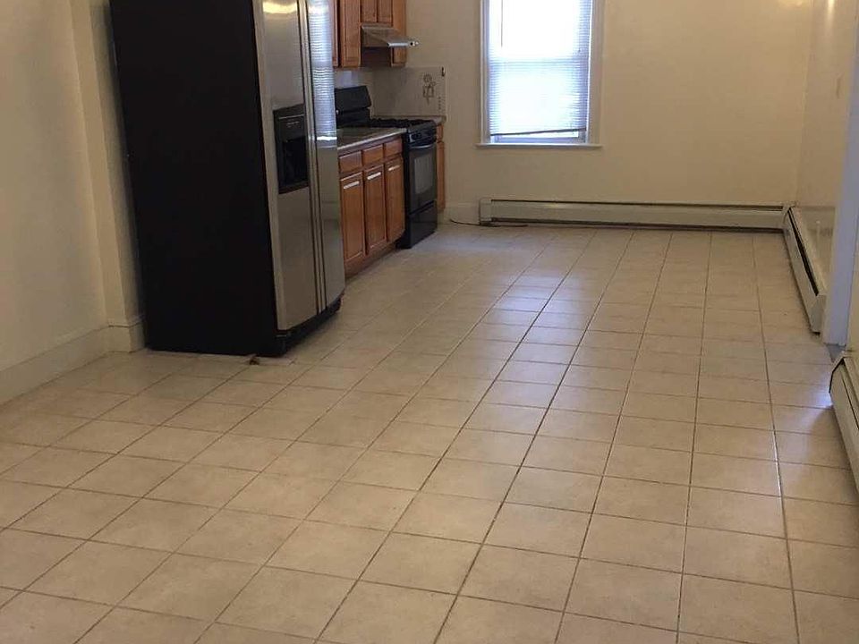 1st image of 18935 45th Ave #1