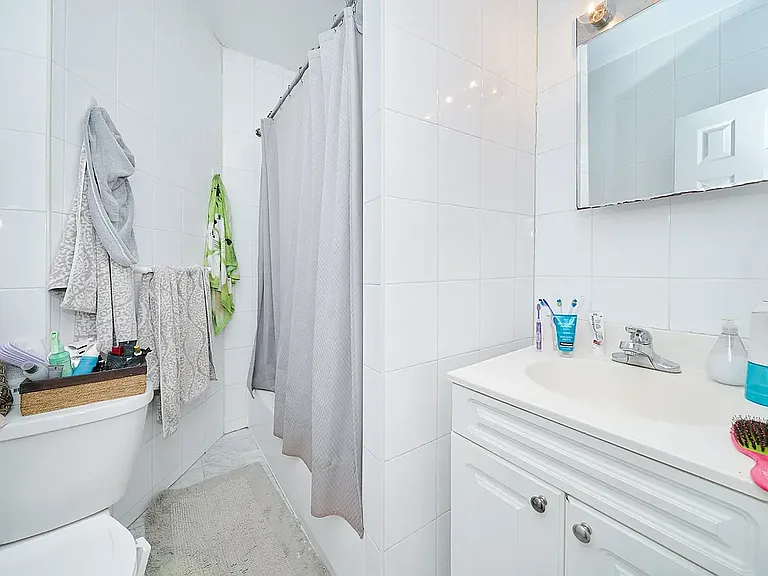 587 Riverside Dr #2E — Photo 12