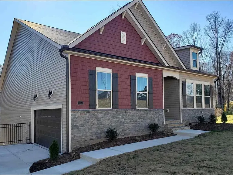 1001 Jarrett Bay Rd — Photo 1