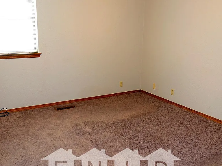 205 S Greenleaf Dr — Photo 10