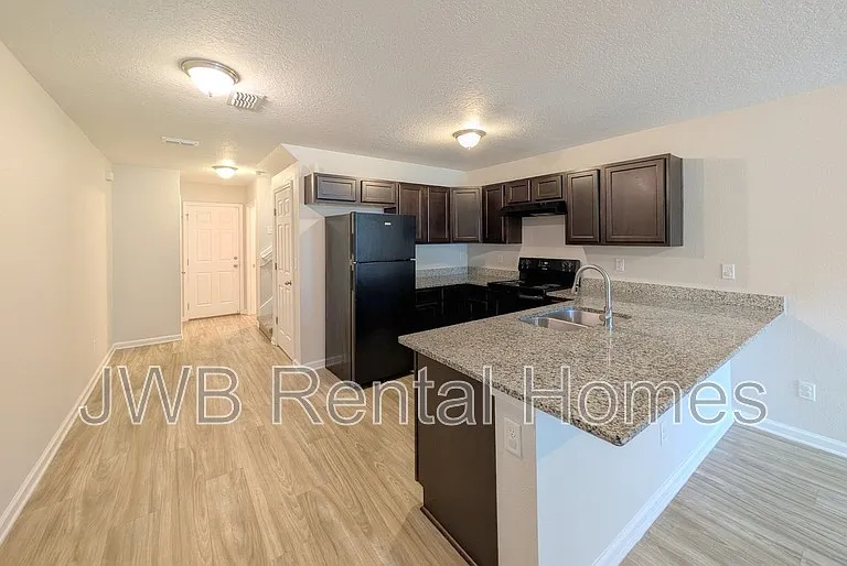 8498 McGirts Village Ln — Photo 2