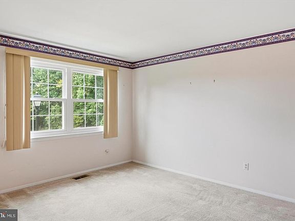 4th image of 9 Summit Green Ct