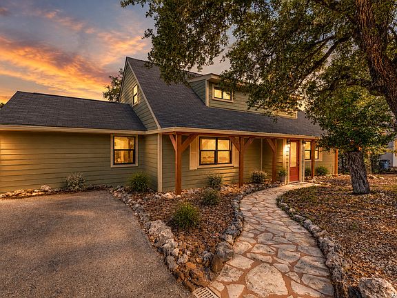2nd image of 1609 Winding Creek