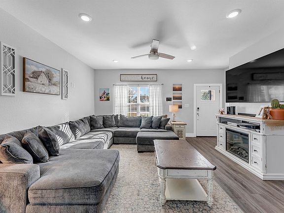 4th image of 101 Cailin Court