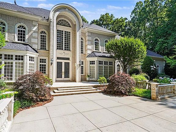 3rd image of 4620 Cherryhill Ln