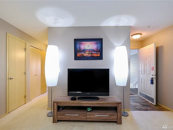 4th image of 715 Harrington Pl SE Unit 3140