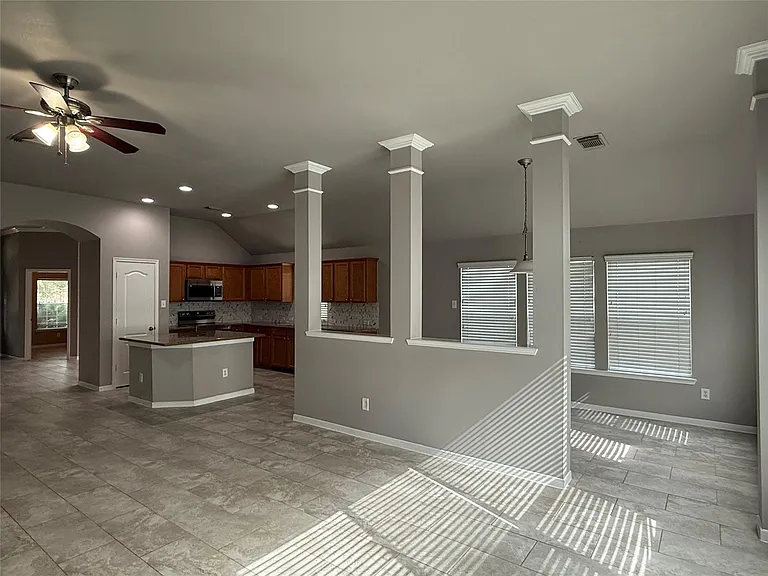 16126 Saxon Hollow Ln — Photo 5