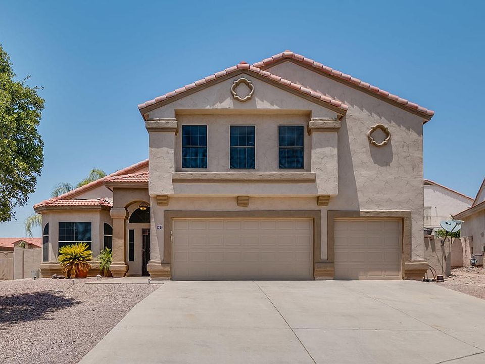 1st image of 930 W Graythorn Pl