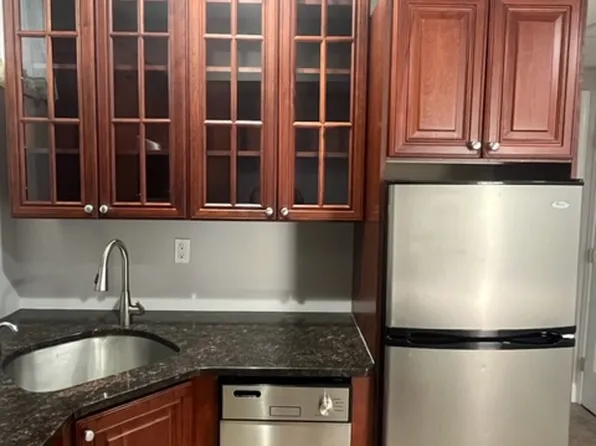 (undisclosed Address), New Hyde Park, NY 11040