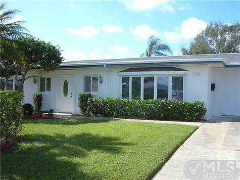 2nd image of 1440 SE San Souci Ln