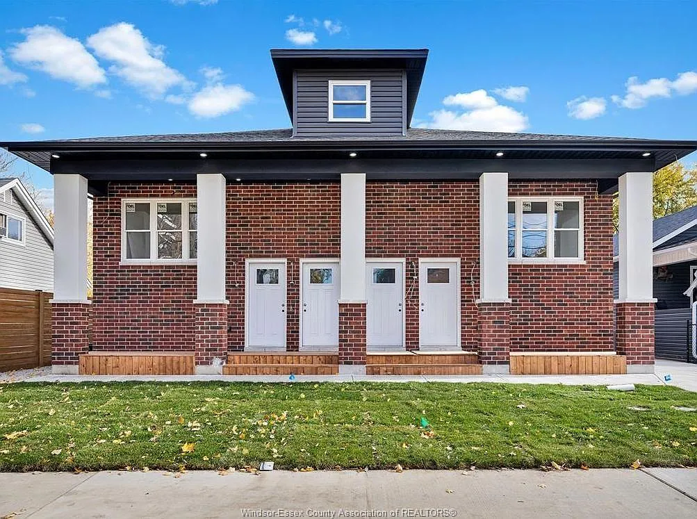 3 bed, $2,200 — Photo 1