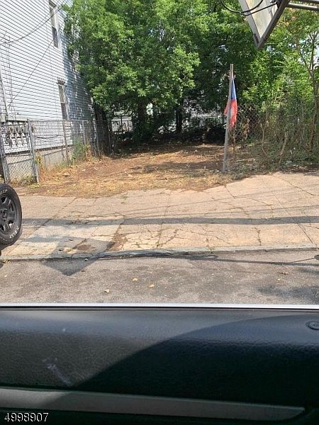 1st image of 125 Keen St
