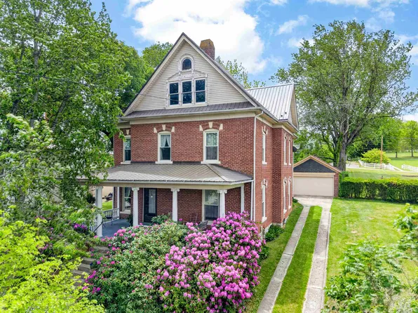 305 W Baumgardner Ave, Rural Retreat, VA 24368