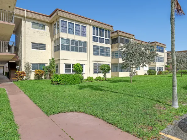 719 Lori Drive #214, Palm Springs, FL 33461