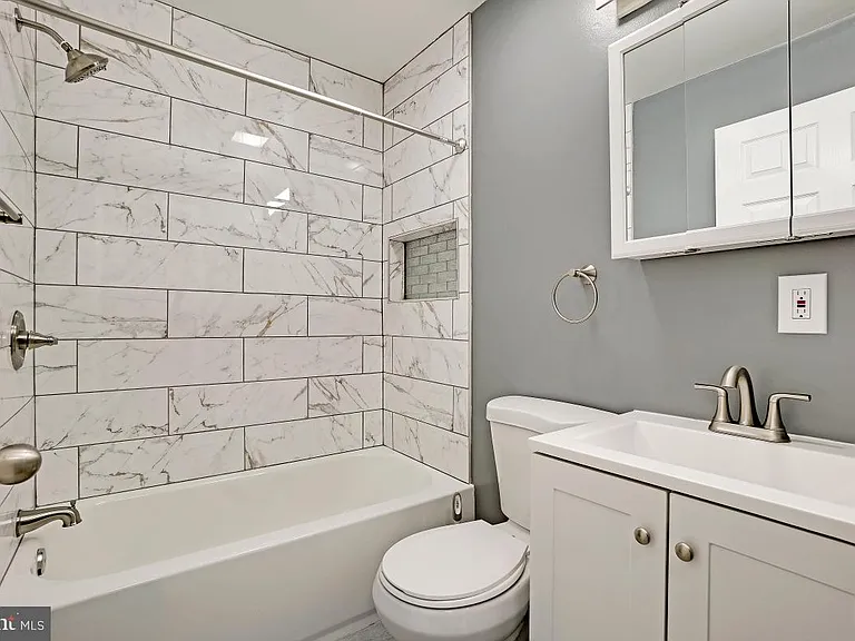 12316 Fountain Dr — Photo 19