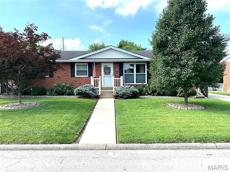 1st image of 22 Lakeview Dr