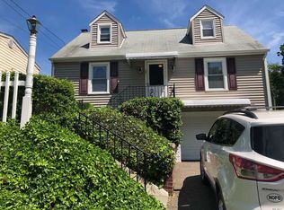 25 Grace St, Oyster Bay, NY 11771