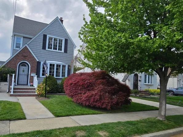 312 Houston Avenue, Mineola, NY 11501