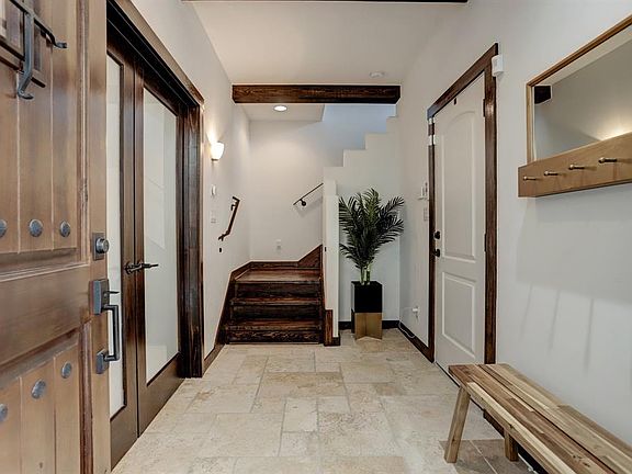 Beautiful entry to home.