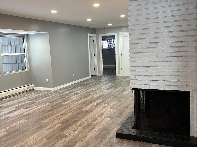 405 Interstate Highway U Willets Rd — Photo 12