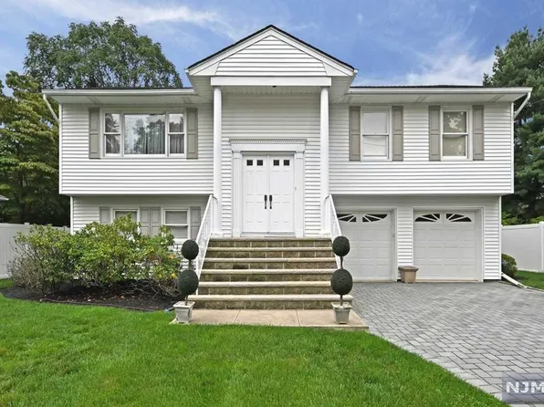 547 Cleveland Ave, River Vale, NJ 07675