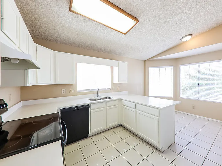 8864 W Morningside Dr — Photo 7