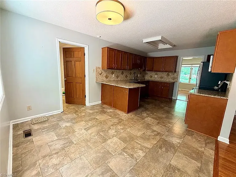 6907 Ridge Haven Rd — Photo 9