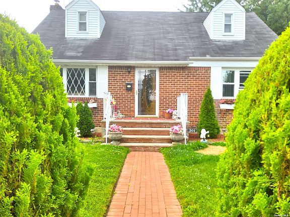 2nd image of 301 Virginia Ave