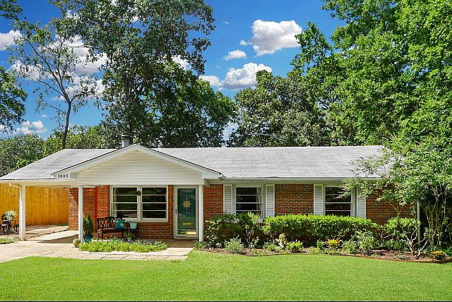 1st image of 1009 Woodland Dr