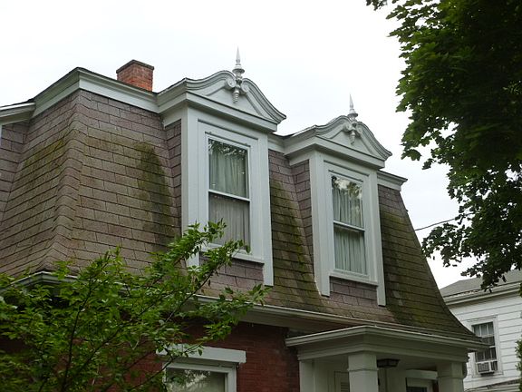 4th image of 120 W 2nd St