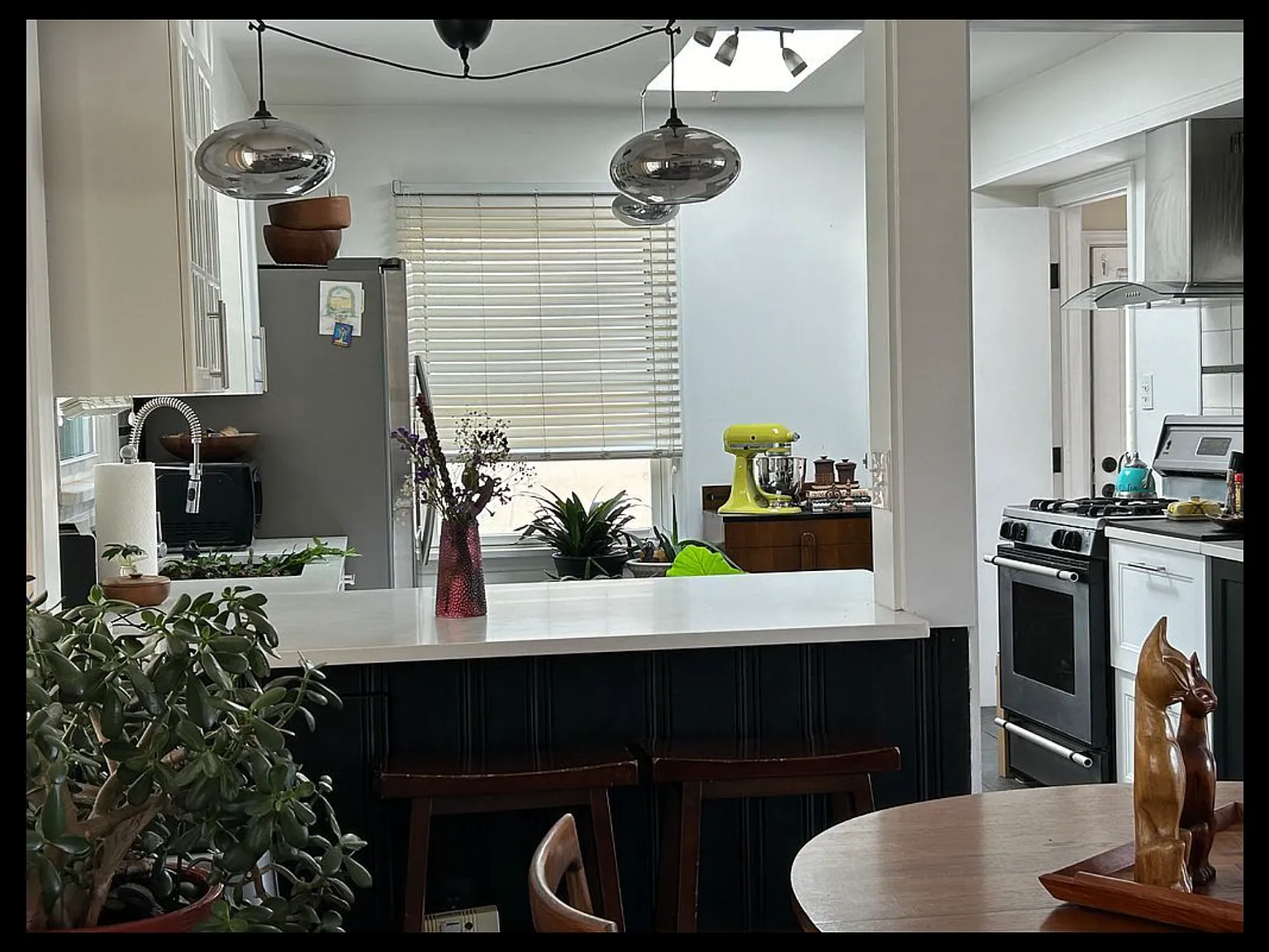 1228 N Meade Ave — Photo 4