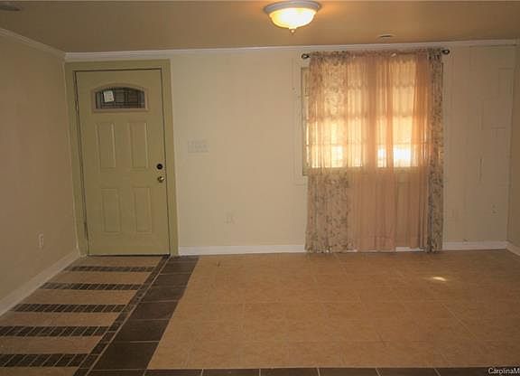 4th image of 810 Williams St