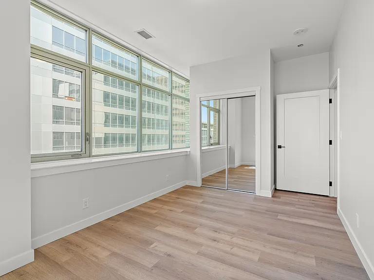 736 8th Ave SW — Photo 86