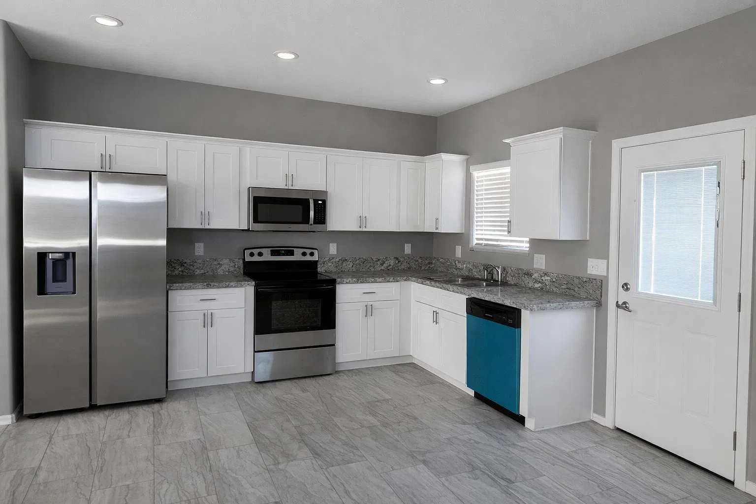 3 bed, 1200 sqft, $1,750 — Photo 1