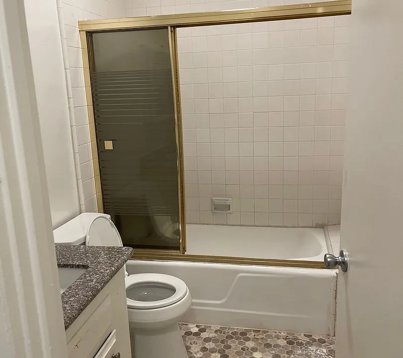 8729 Ashcroft 26,LLC