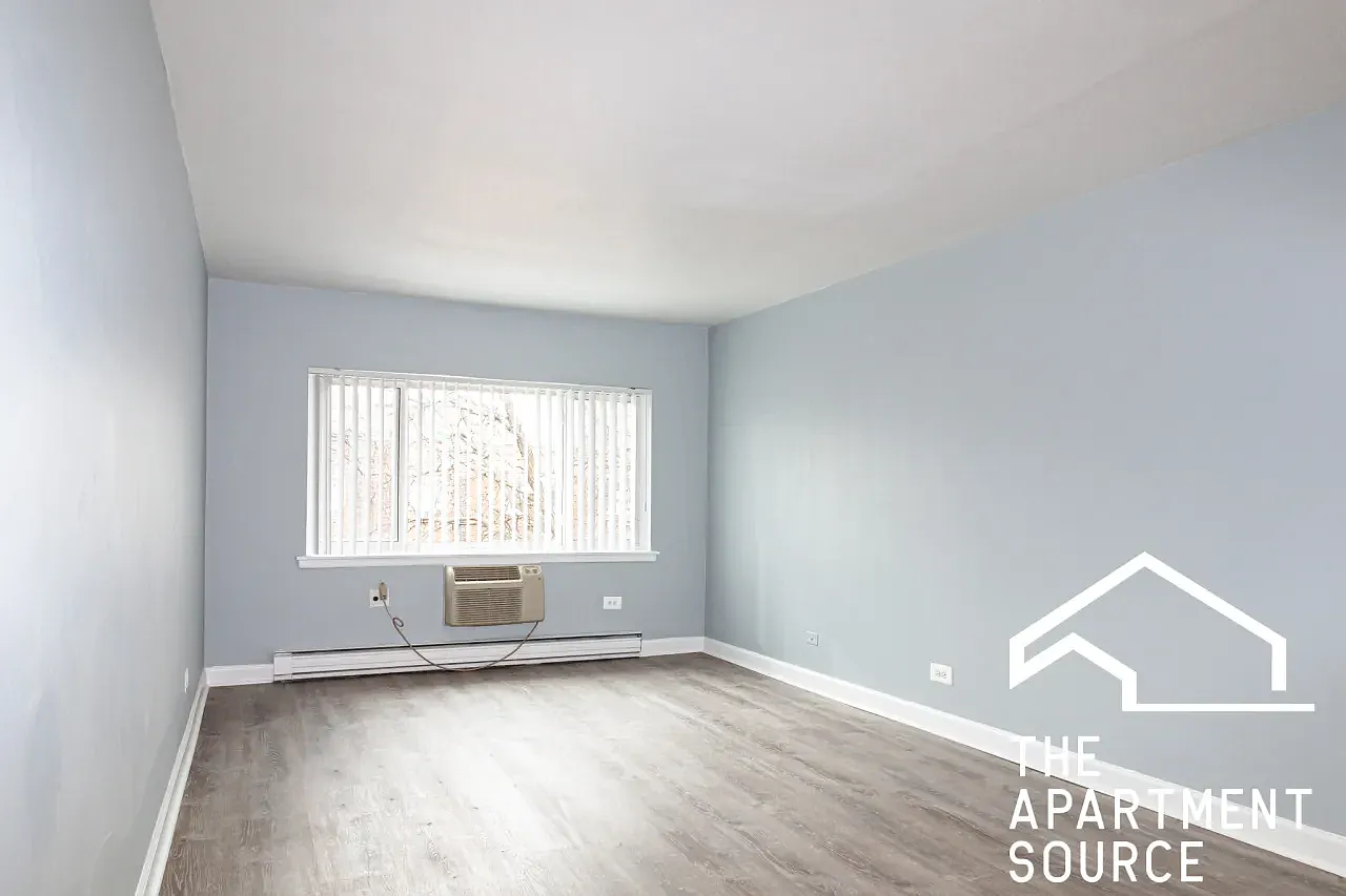 1 bed, 700 sqft, $1,950 — Photo 3