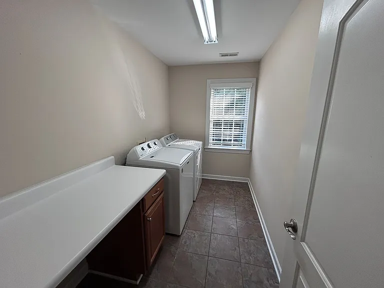 4540 Pebble Lake Dr — Photo 38