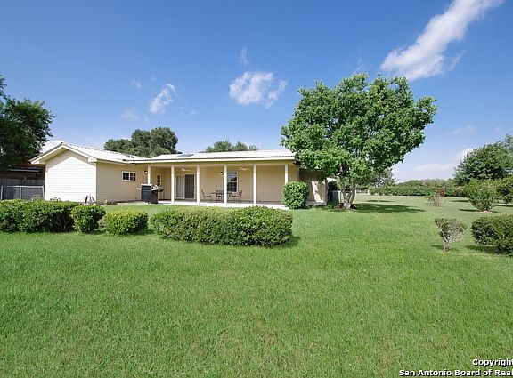 2nd image of 505 River Oak Dr