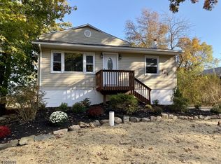 221 Dupont Ave, Hopatcong, NJ 07843