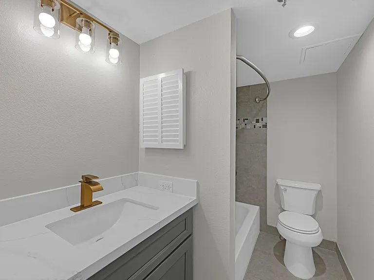 3525 Sage Rd #304 — Photo 27