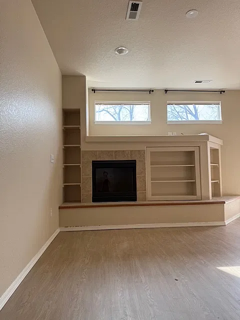 3 bed, 1374 sqft, $1,950 — Photo 2