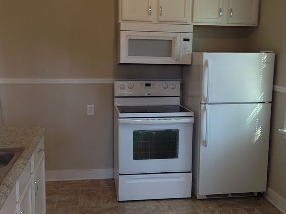 4th image of 1909 Hobson Ln