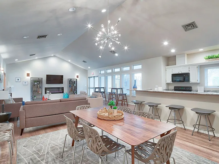 2433 George Washington Way — Photo 16