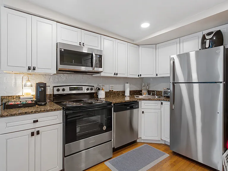 1030 Willow Ave #2 — Photo 7