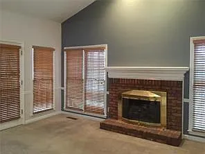 4 bed, 2.5 bath, 2641 sqft, $2,600 — Photo 2