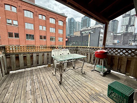 4th image of 261 Queen St W #3