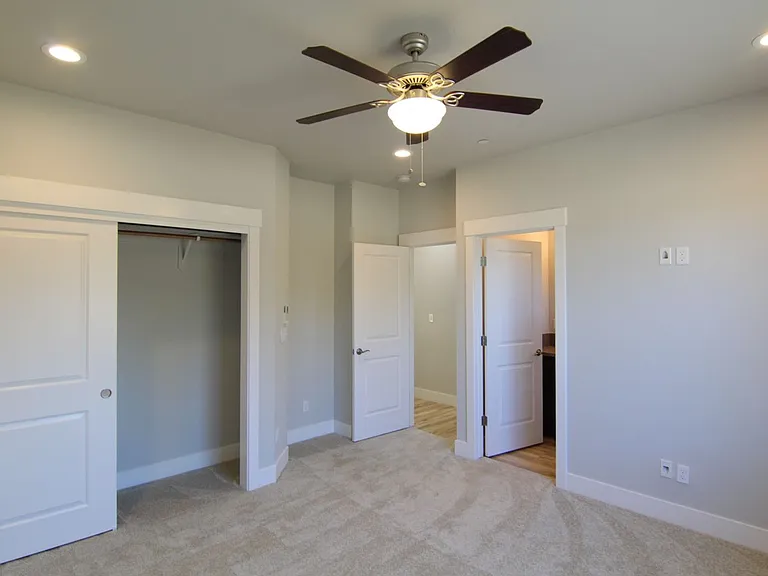 1392 Bonhurst Dr — Photo 13