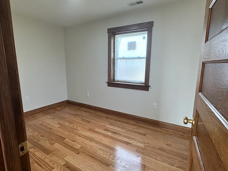 2280 Connecticut St — Photo 9