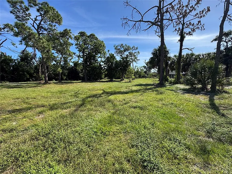 900 Crestwood Rd — Photo 33
